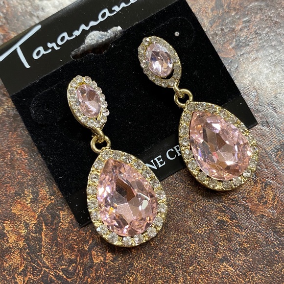 Boutique. Jewelry - Crystal Stone Sparkle Earrings Dangle Boutique pk